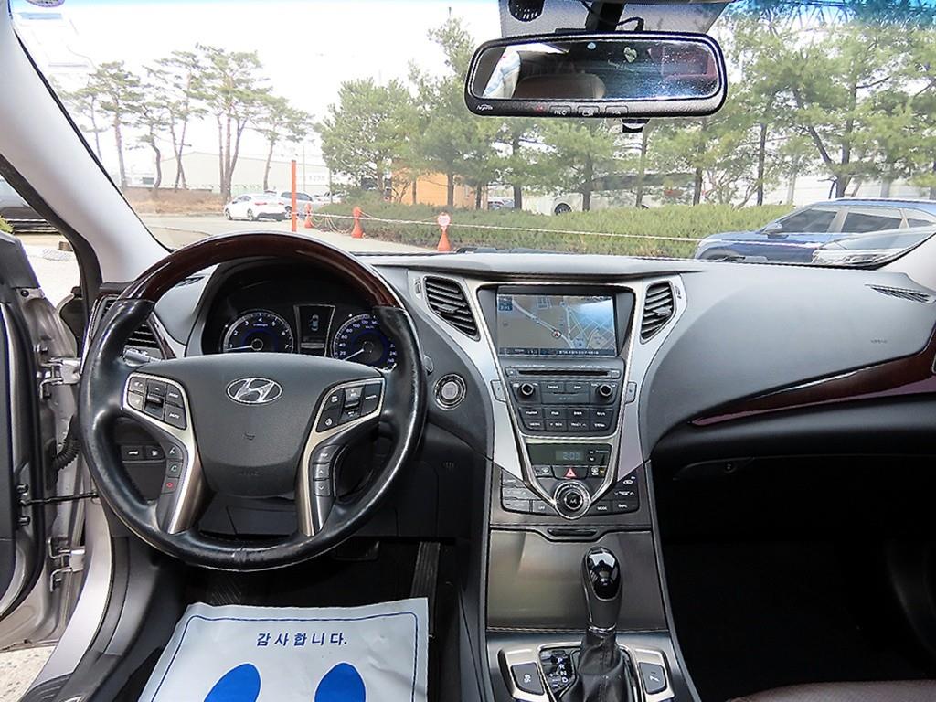 HYUNDAI Grandeur - Vista 7