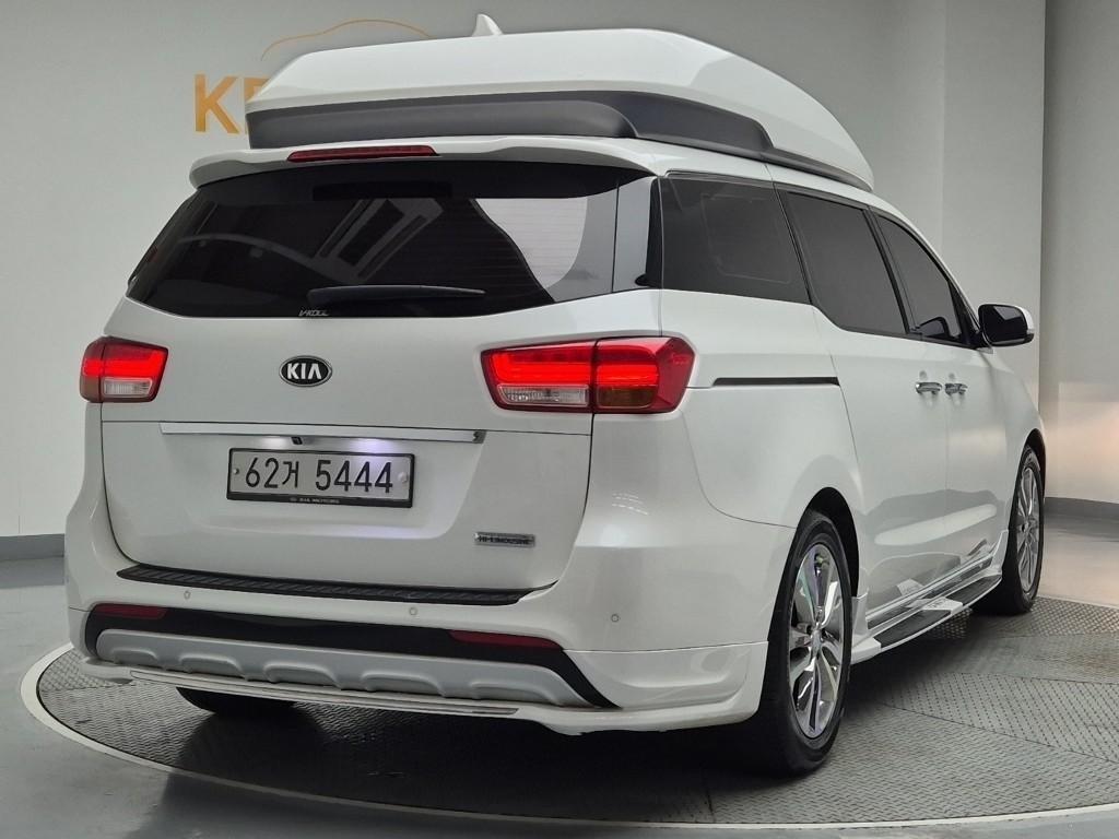 KIA Carnival - Vista 4