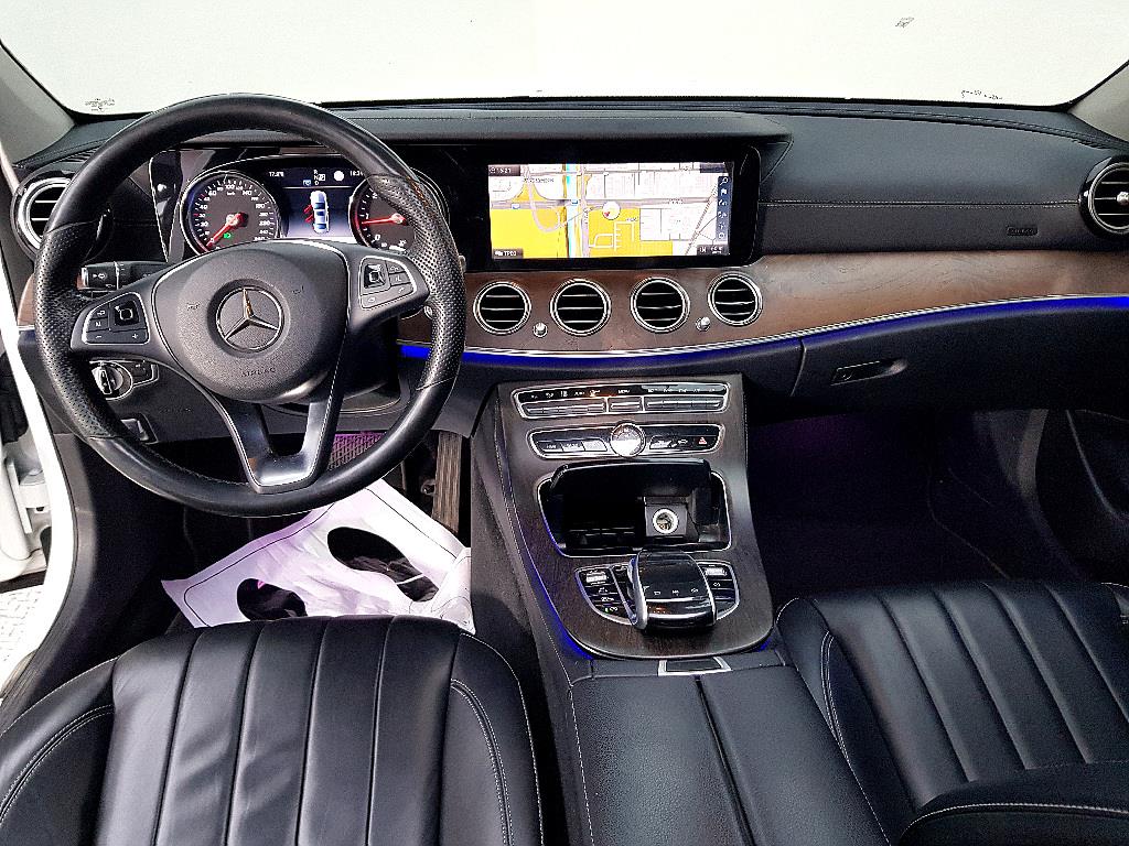 Mercedes Benz E class - Vista 5