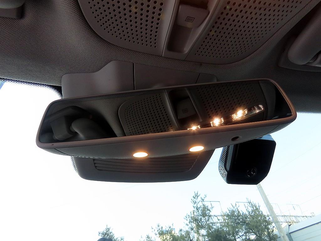 Mercedes Benz C Class 2019 Verde - Importación desde Corea - HF Imports Iquique - Foto 16