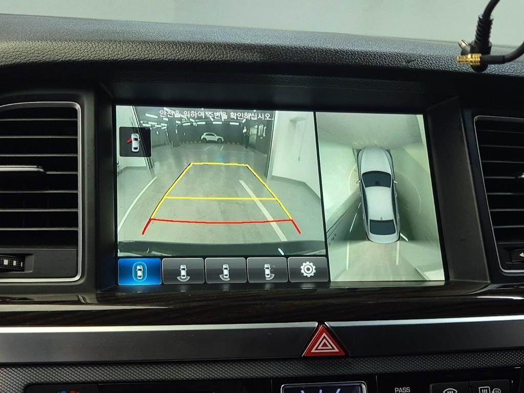 Genesis G80 - Vista 12