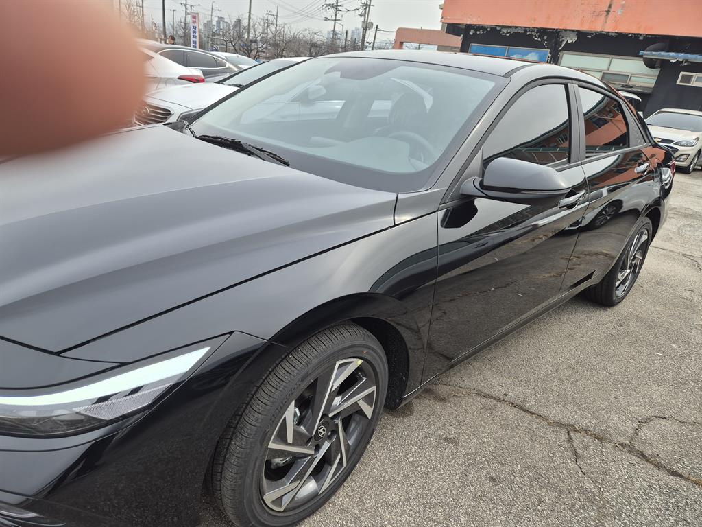 HYUNDAI Avante - Vista 4