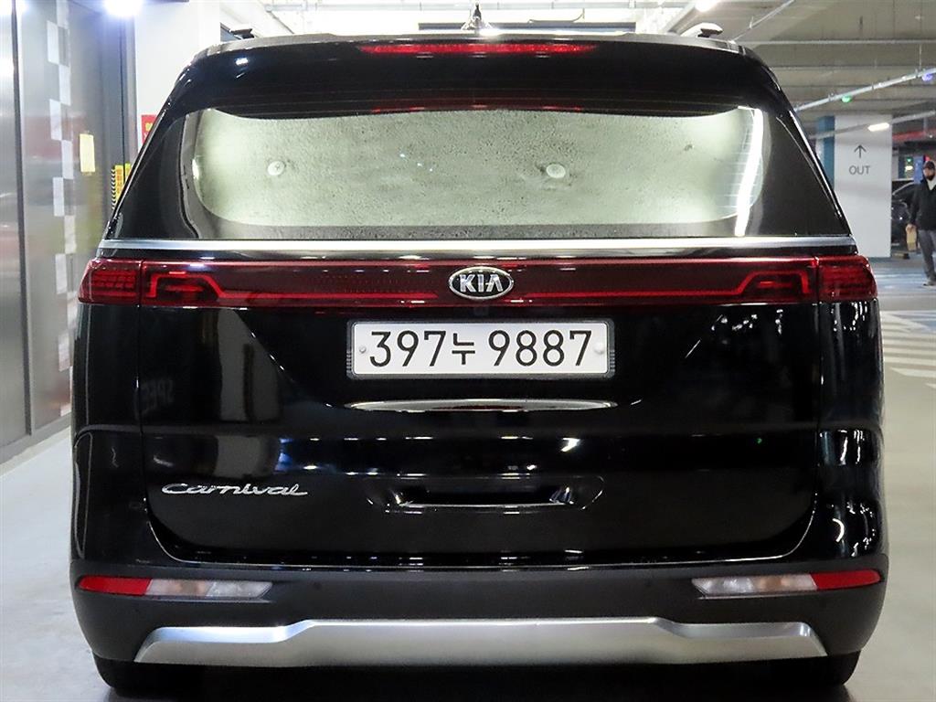 KIA Carnival - Vista 5