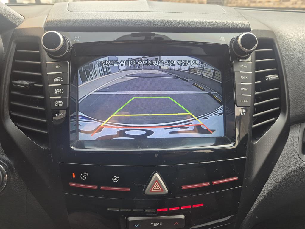 Ssangyong Tivoli - Vista 12