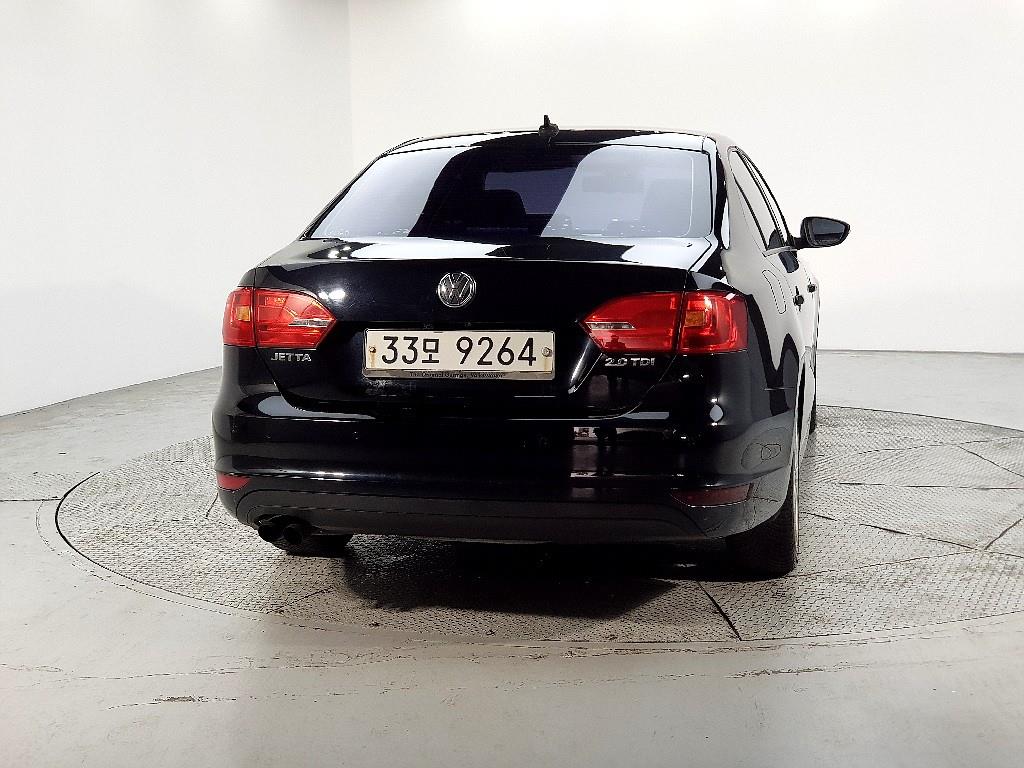 Volkswagen Jetta - Vista 3