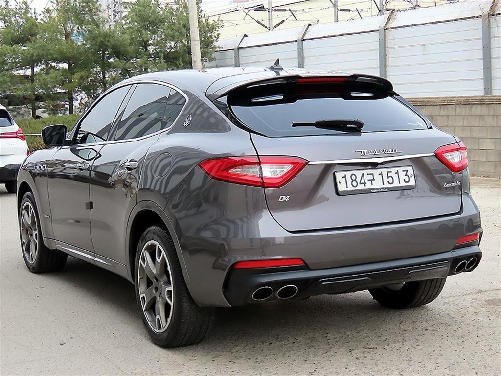 Maserati Levante - Vista 3
