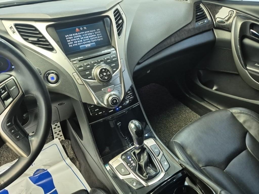 HYUNDAI Grandeur - Vista 8