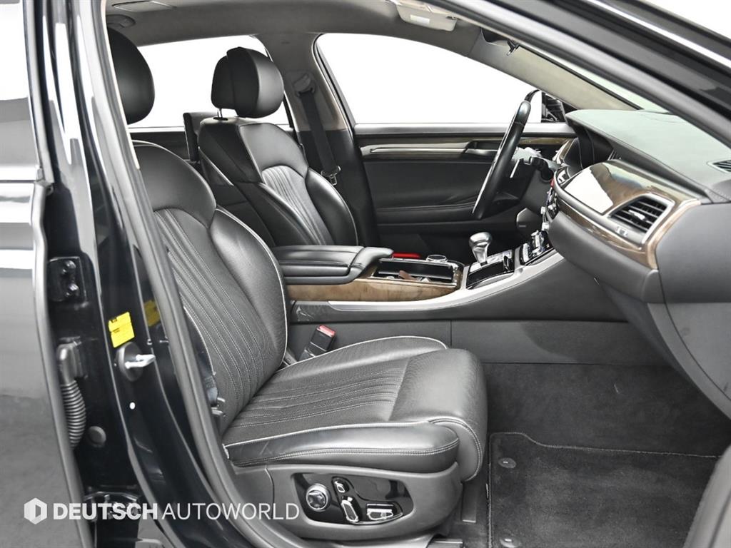 Genesis EQ900 - Vista 10