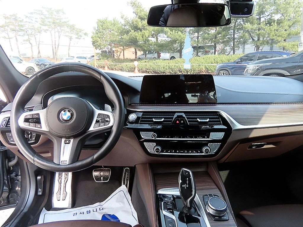 BMW 5 Series - Vista 7