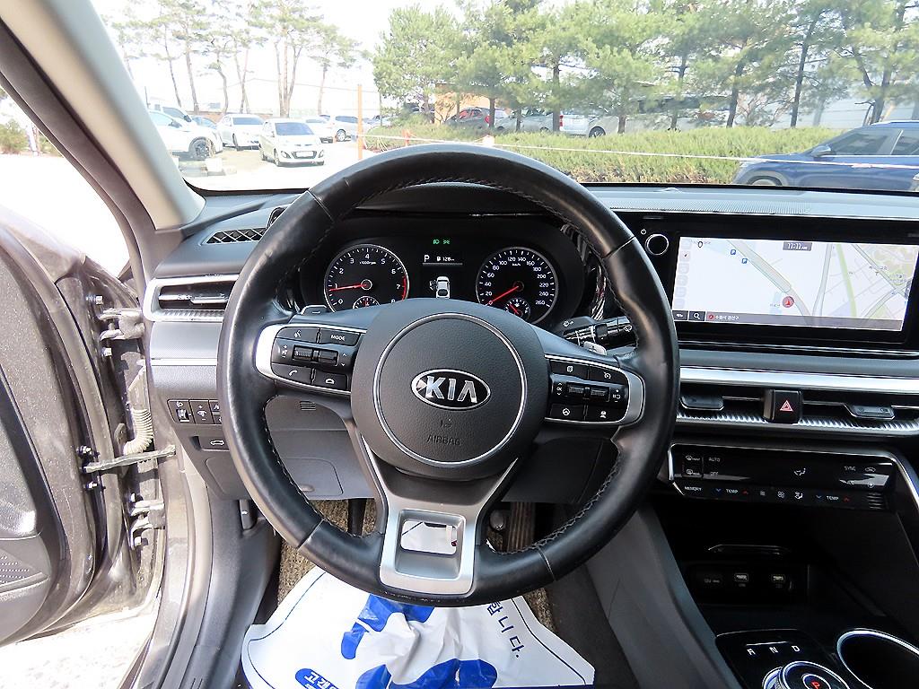 KIA K5 - Vista 8