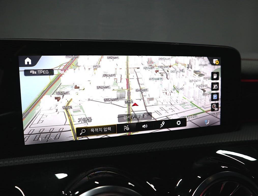 Mercedes Benz CLA Class - Vista 12