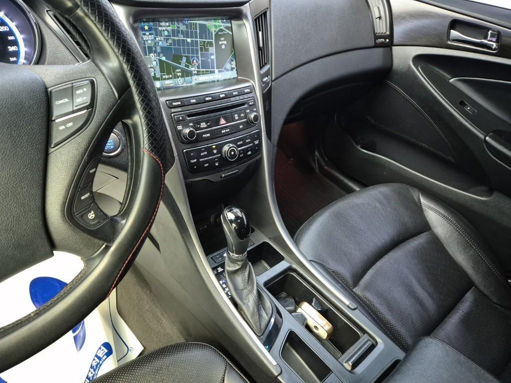 HYUNDAI Sonata - Vista 10