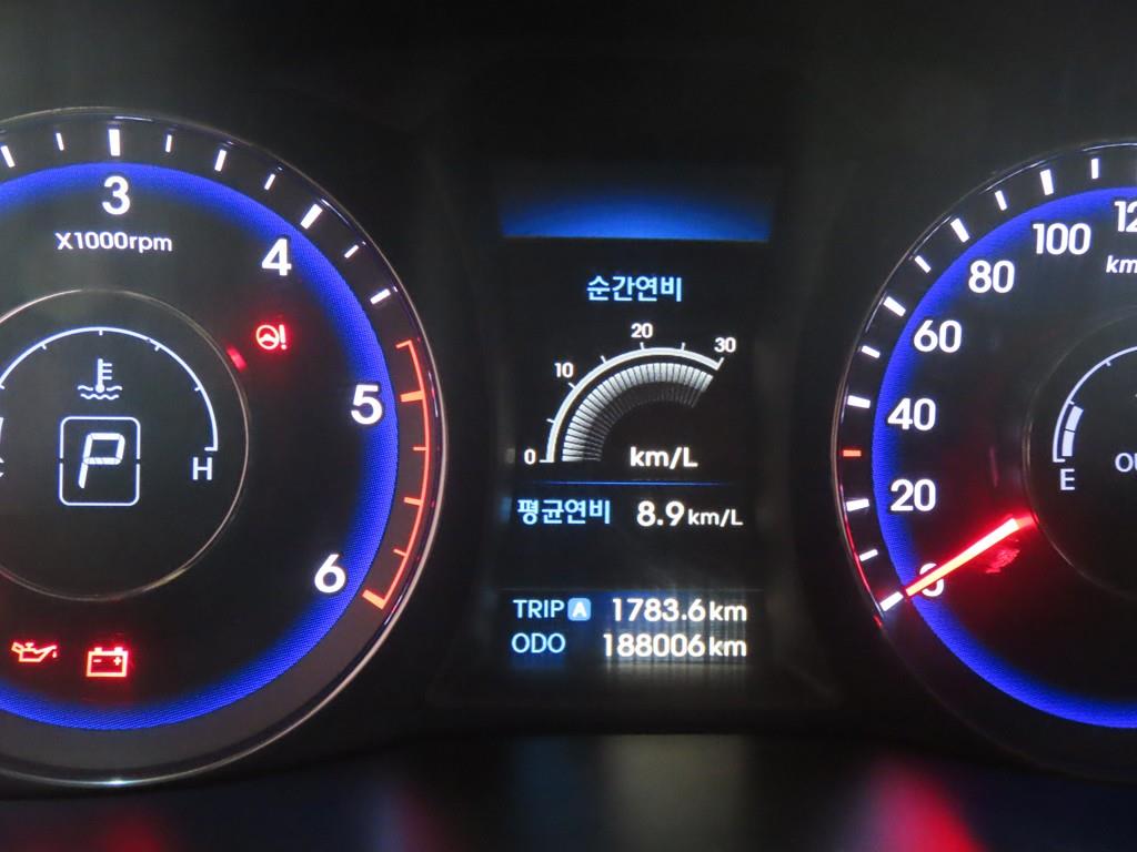 HYUNDAI i40 - Vista 8