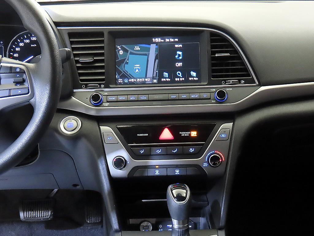 HYUNDAI Avante - Vista 11