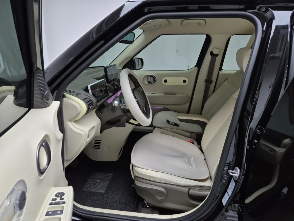 HYUNDAI Casper - Vista 11