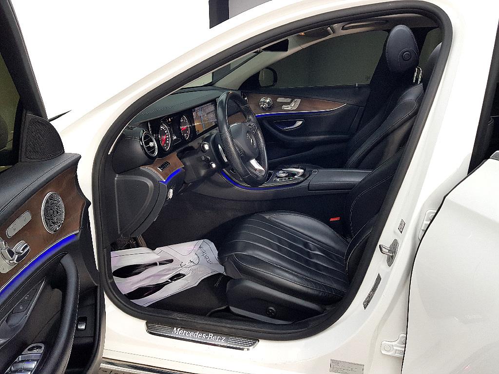 Mercedes Benz E class - Vista 8