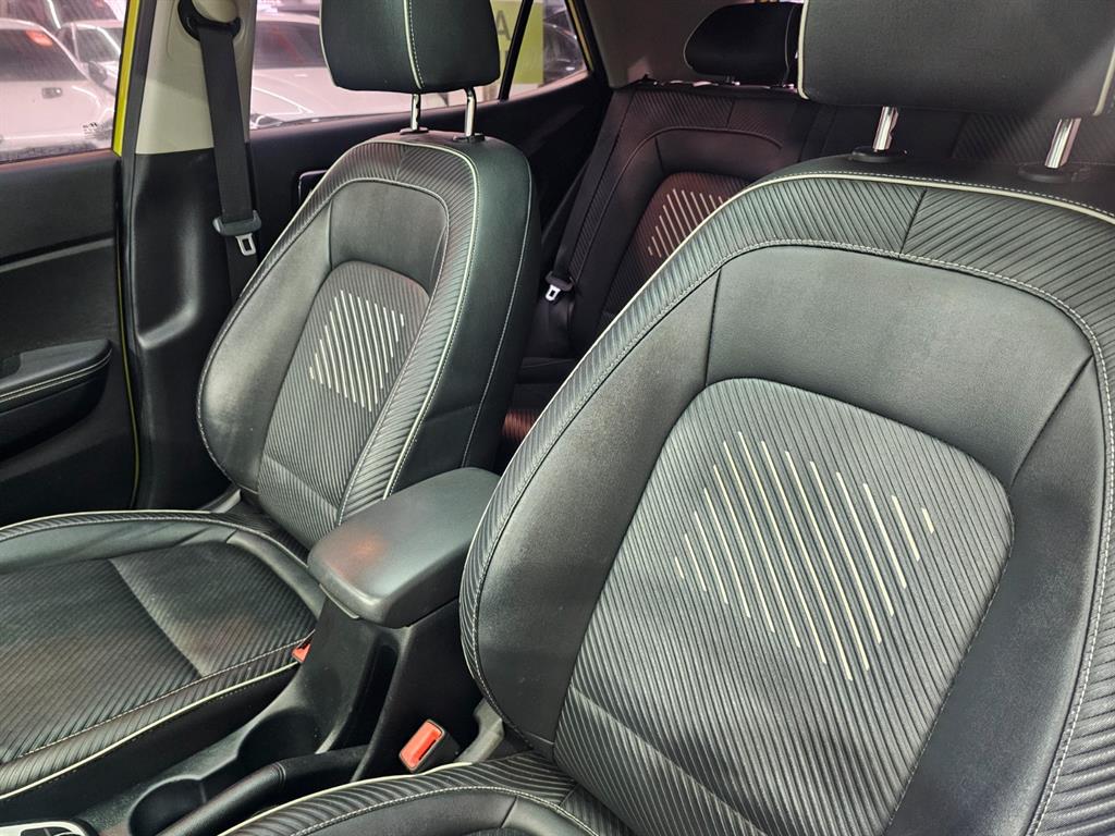 HYUNDAI Venue - Vista 7