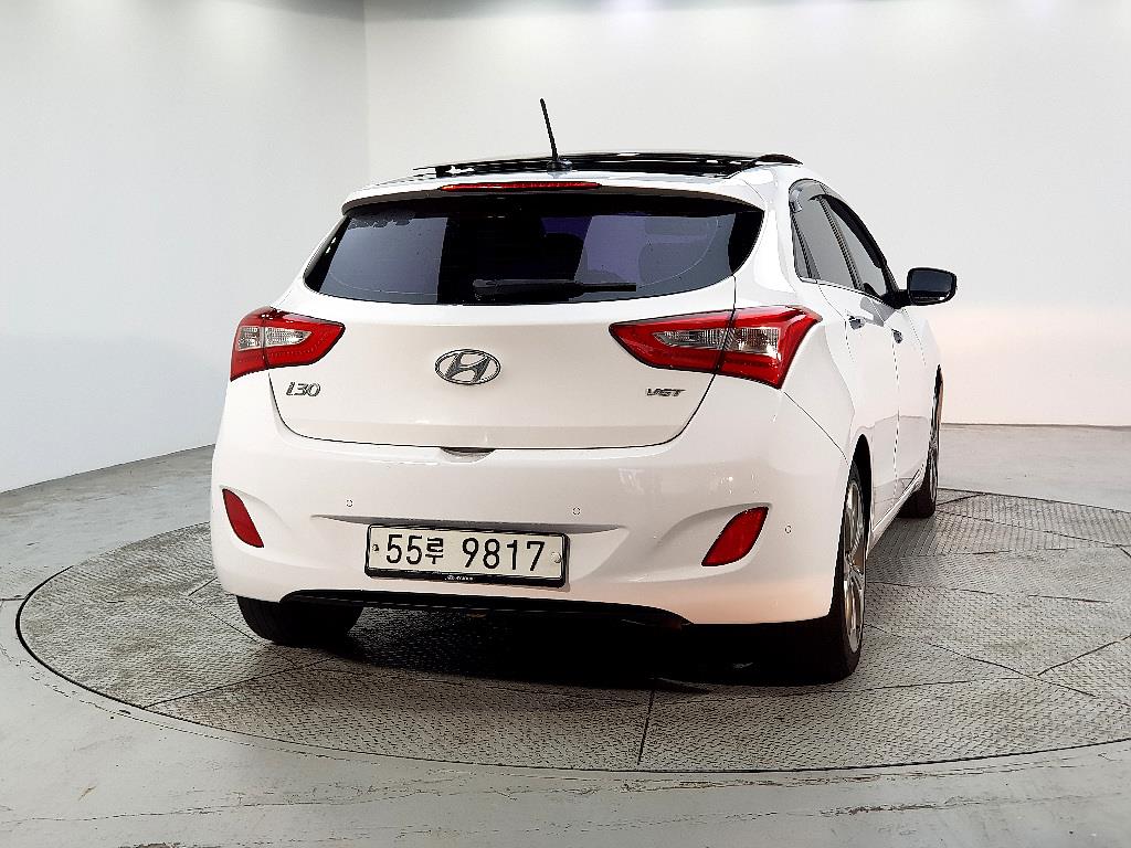 HYUNDAI i30 - Vista 3