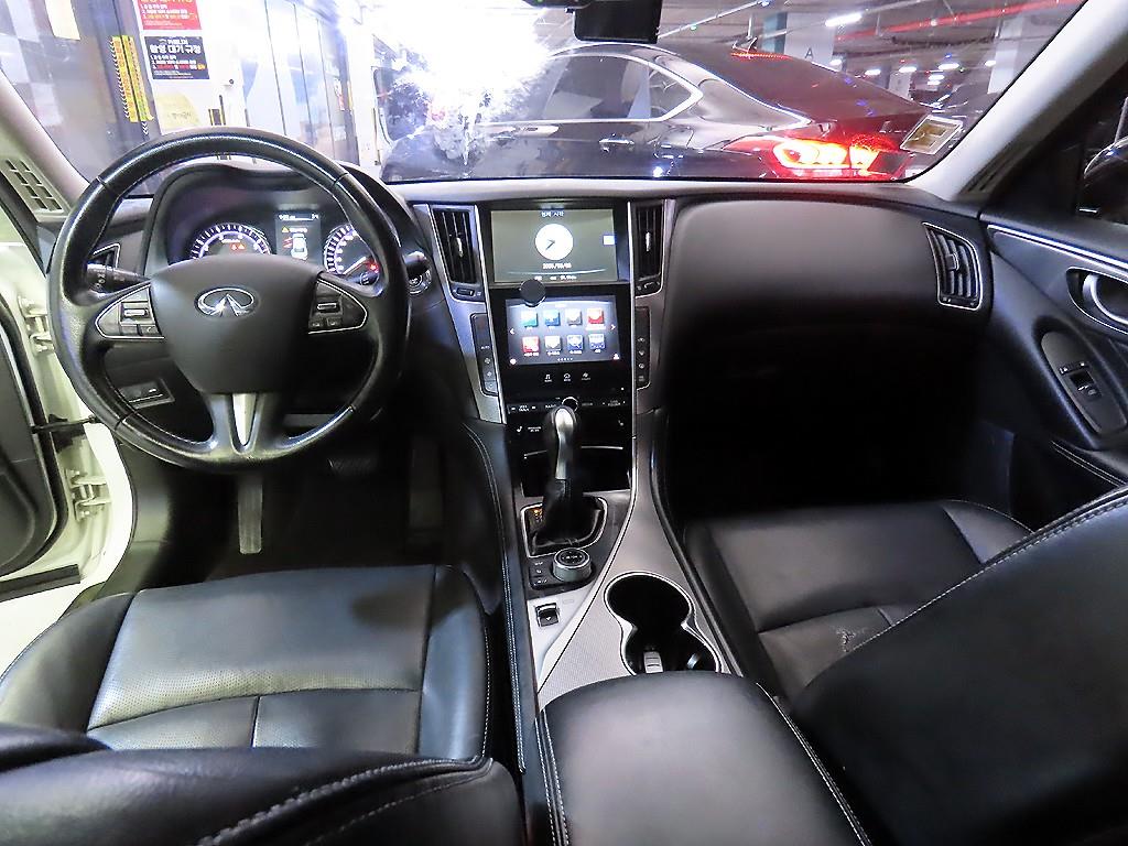 Infiniti Q - Vista 10