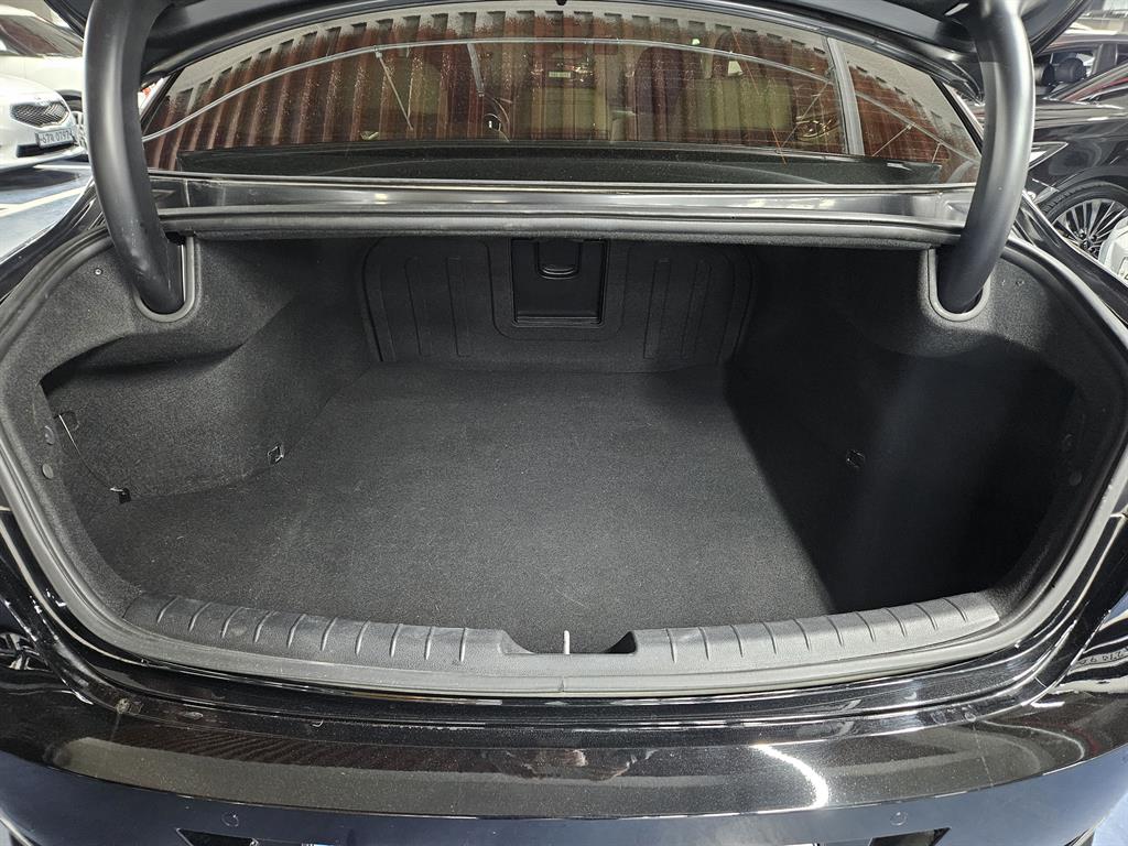 HYUNDAI Grandeur - Vista 5