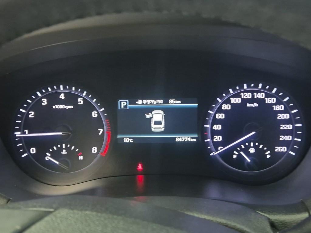 Genesis G80 - Vista 10