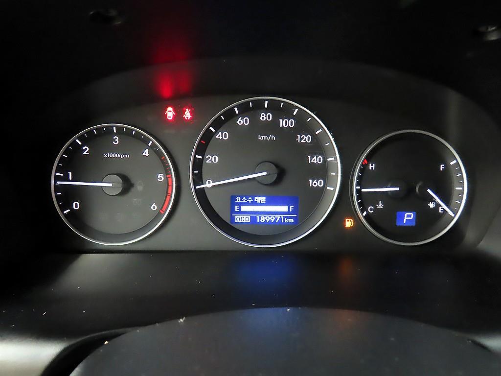 HYUNDAI Starex - Vista 8