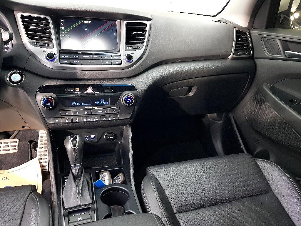 HYUNDAI Tucson - Vista 10