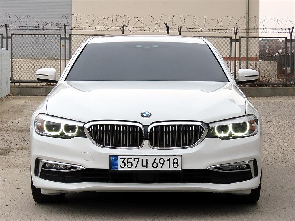 BMW 5 Series 2018 Blanco - Importación desde Corea - HF Imports Iquique - Foto 1