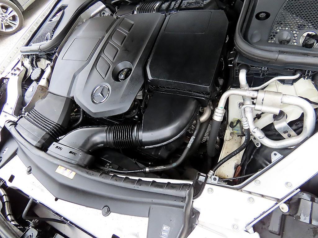 Mercedes Benz E class 2017 Blanco - Importación desde Corea - HF Imports Iquique - Foto 19