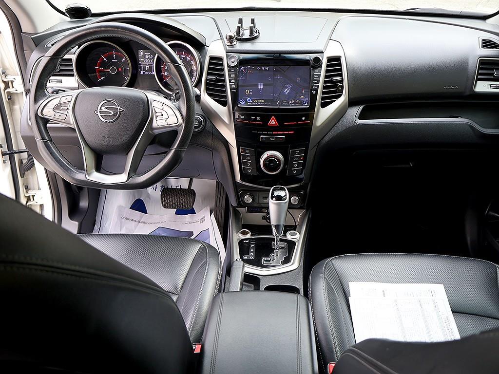 Ssangyong Tivoli - Vista 9