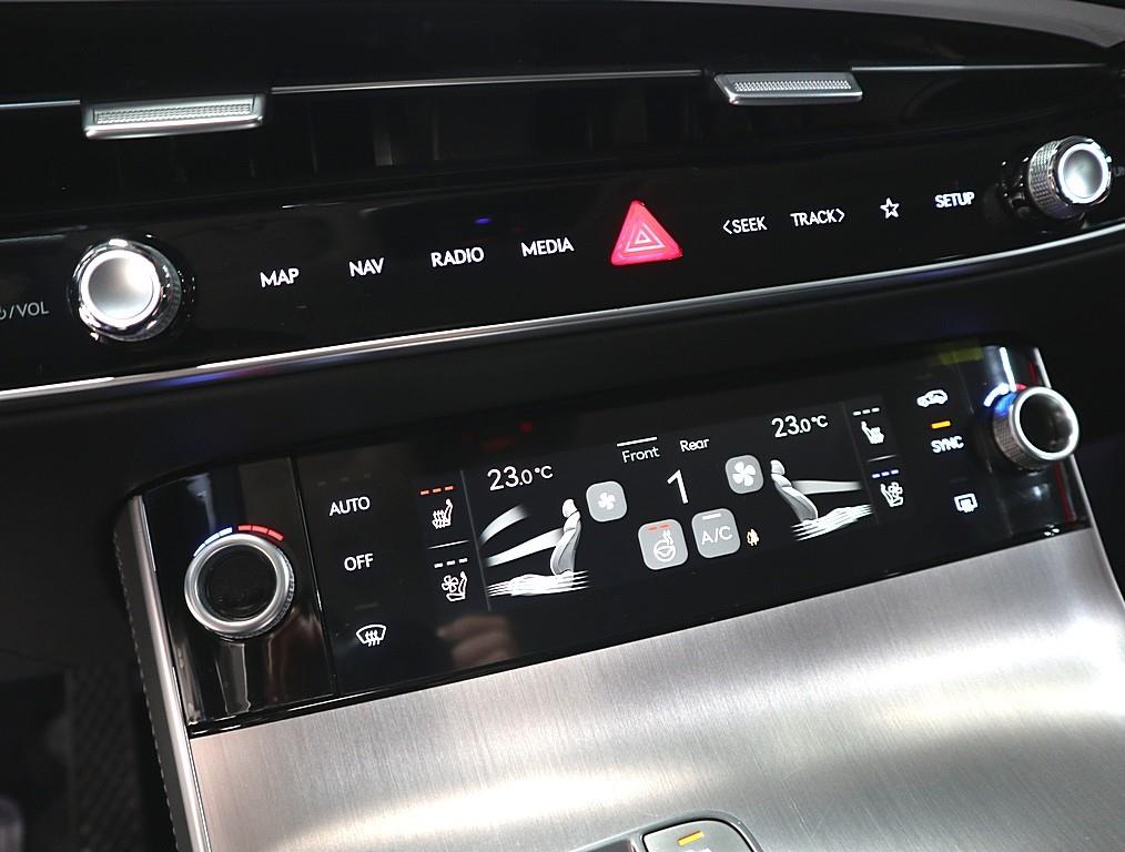 Genesis GV70 - Vista 12