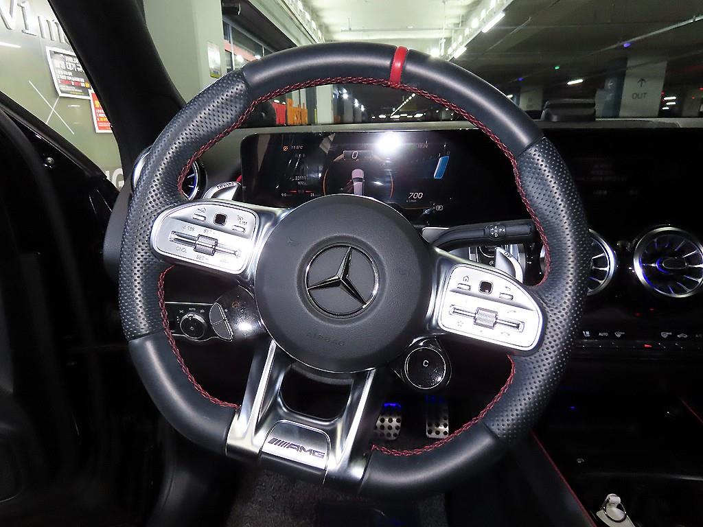 Mercedes Benz GLB Class - Vista 8