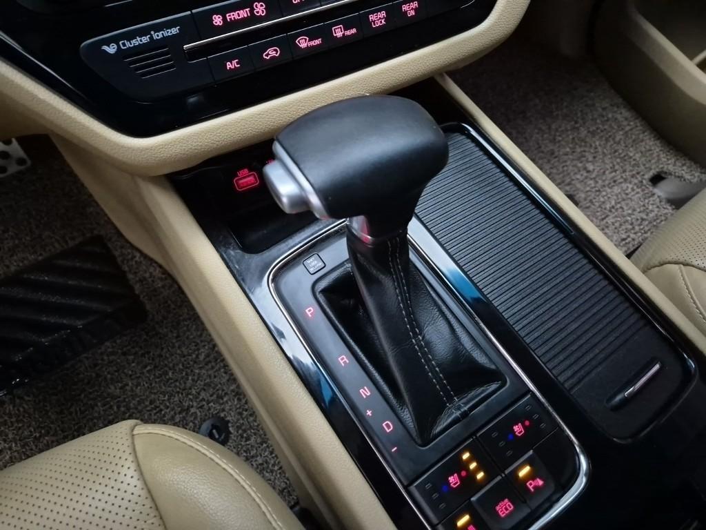 KIA Carnival 2017 Blanco - Importación desde Corea - HF Imports Iquique - Foto 18