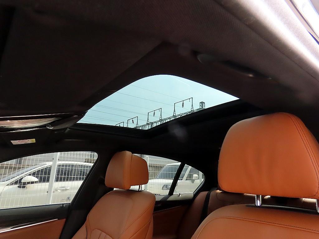 BMW 5 Series 2021 Negro - Importación desde Corea - HF Imports Iquique - Foto 18