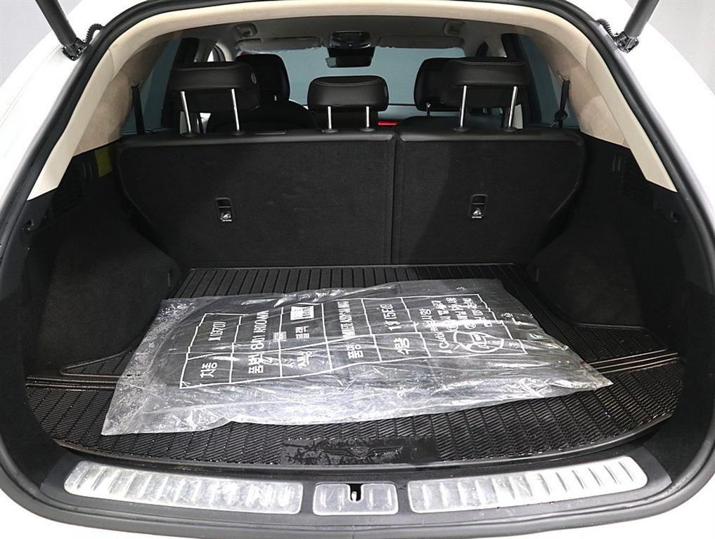 Genesis GV70 2025 Blanco - Importación desde Corea - HF Imports Iquique - Foto 17