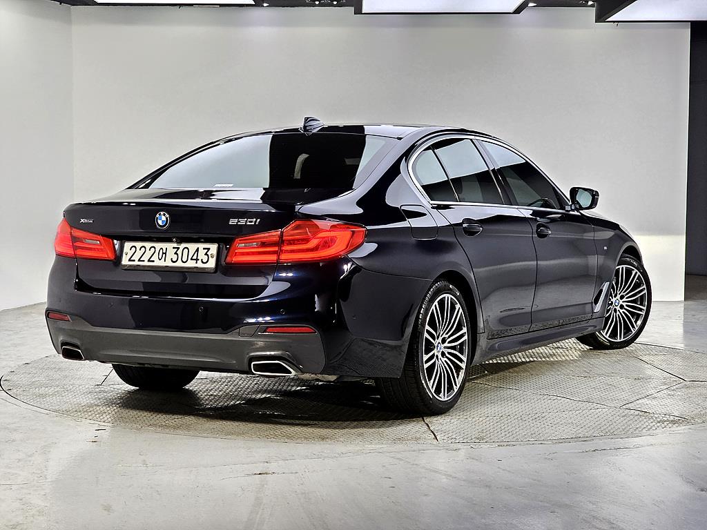 BMW 5 Series - Vista 4