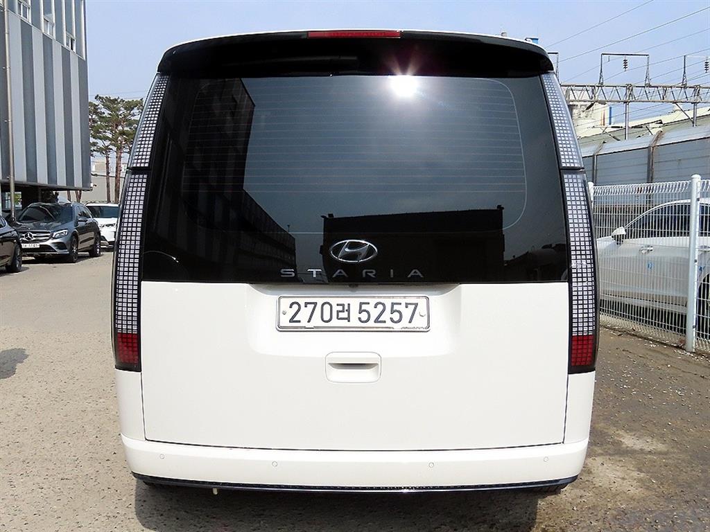 HYUNDAI Staria - Vista 4