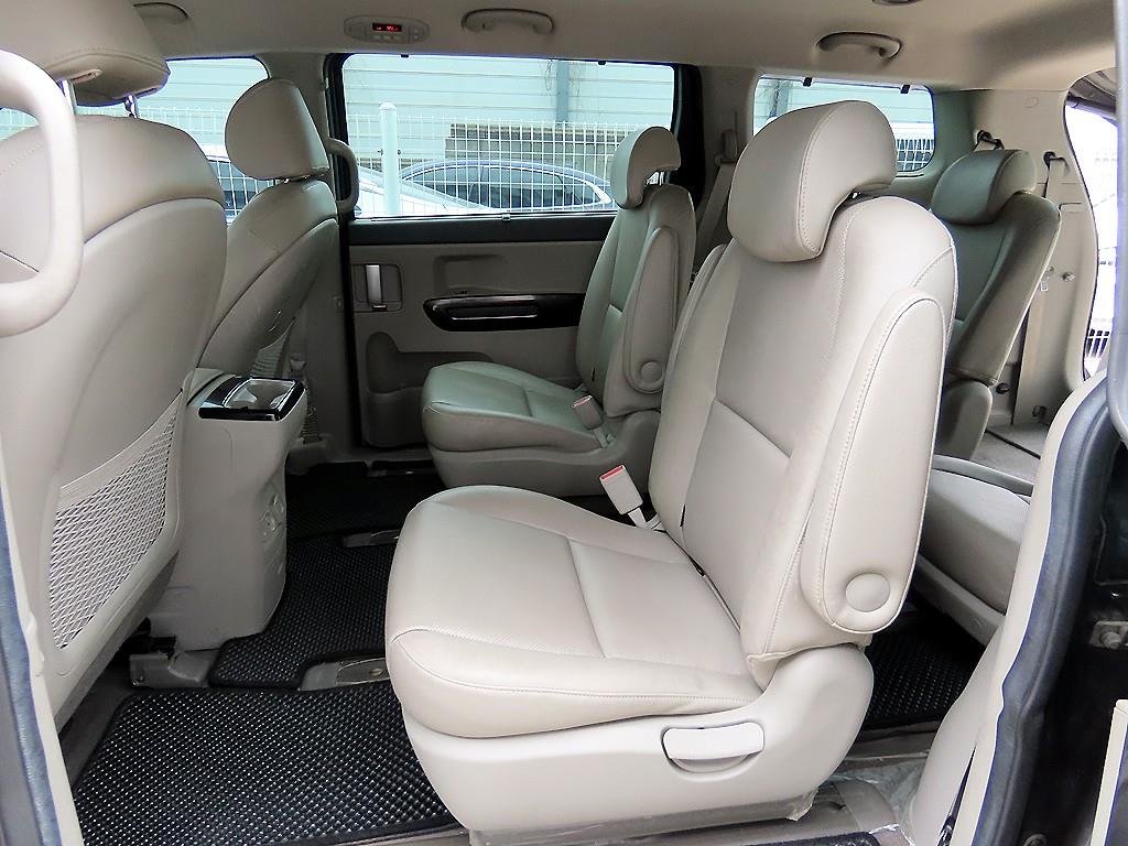 KIA Carnival - Vista 6