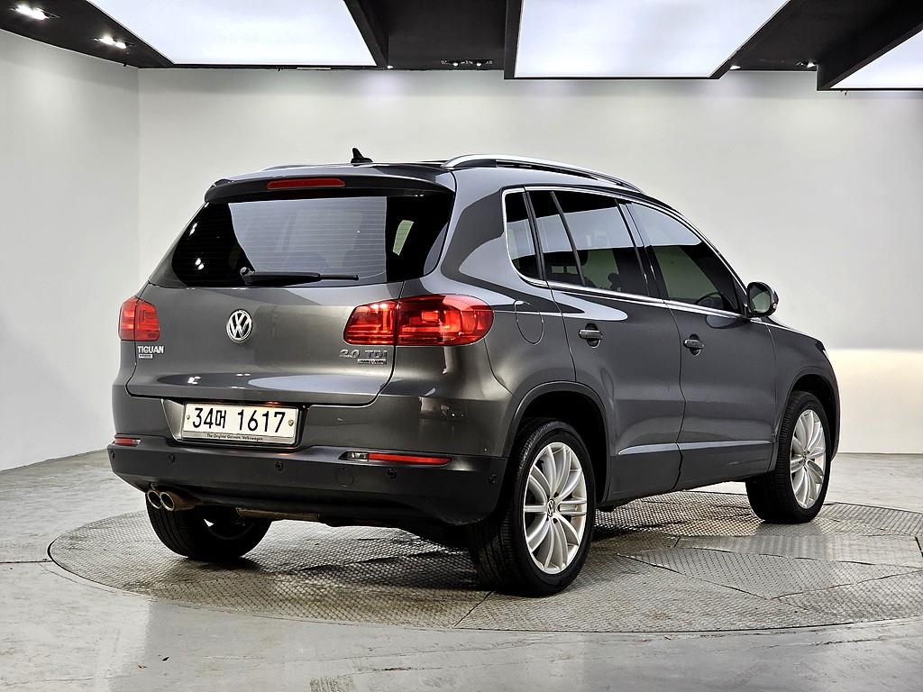 Volkswagen Tiguan - Vista 4