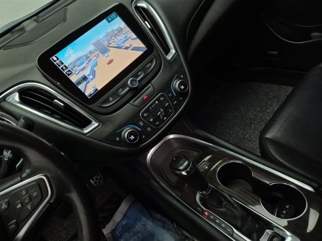 Chevrolet Malibu - Vista 10