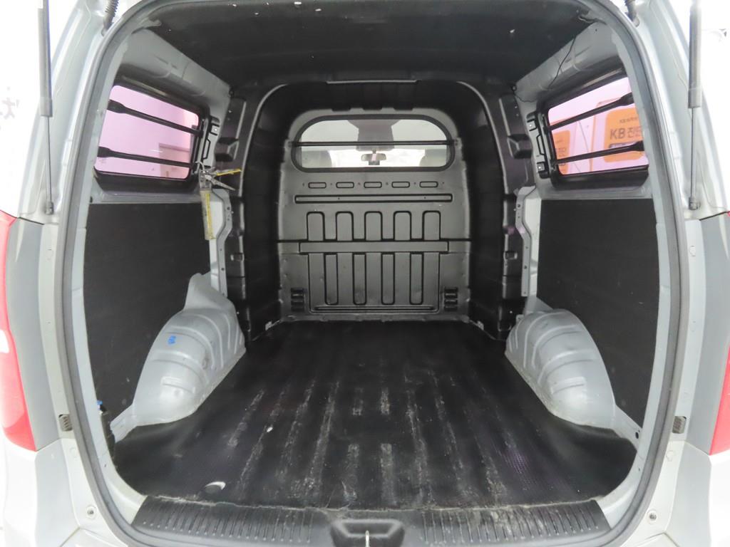 HYUNDAI Starex 2014 - Importación desde Corea - HF Imports Iquique - Foto 17