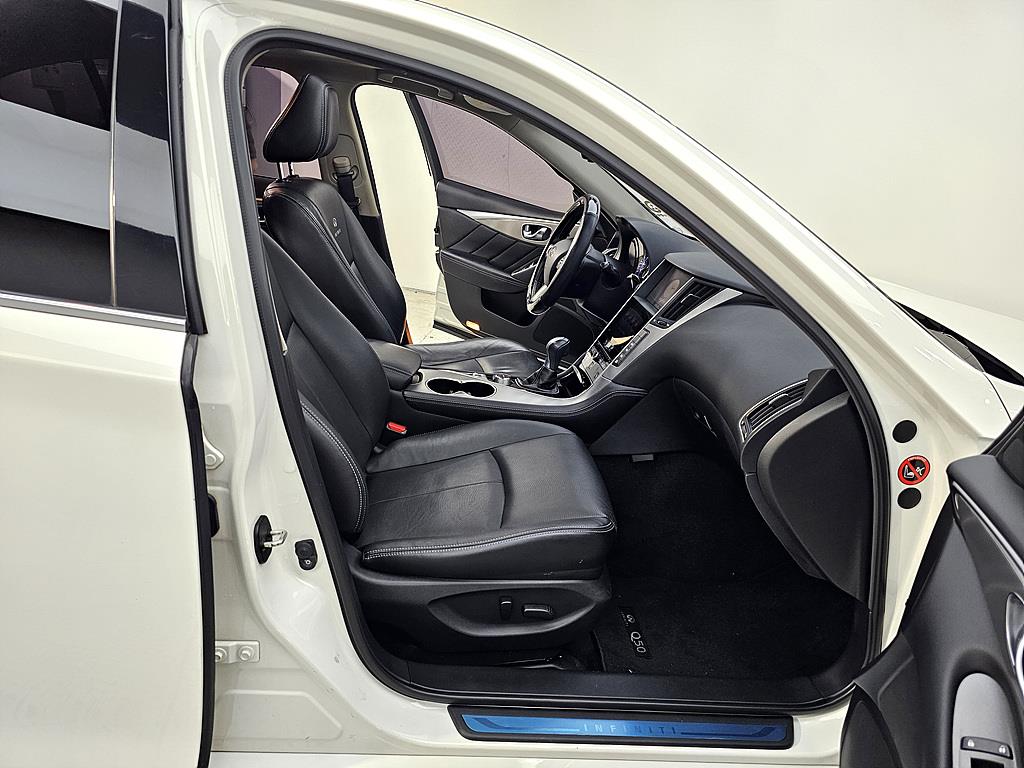 Infiniti Q - Vista 11