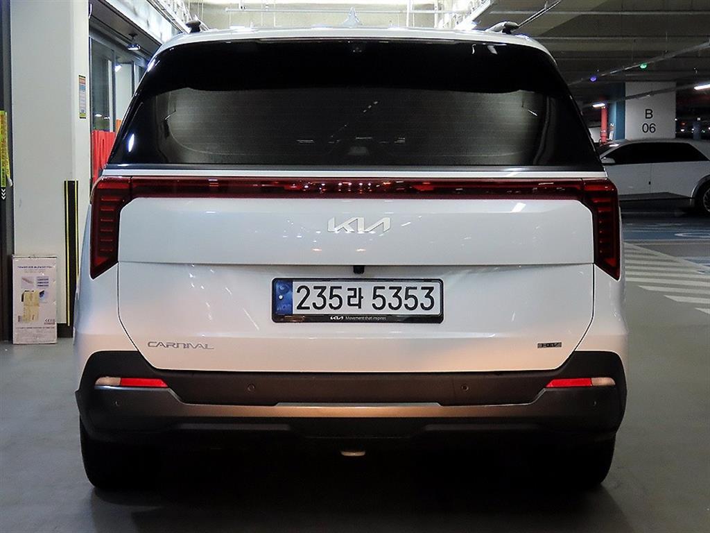 KIA Carnival - Vista 5