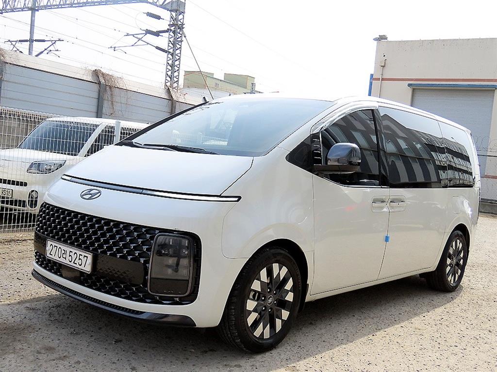 HYUNDAI Staria - Vista 2