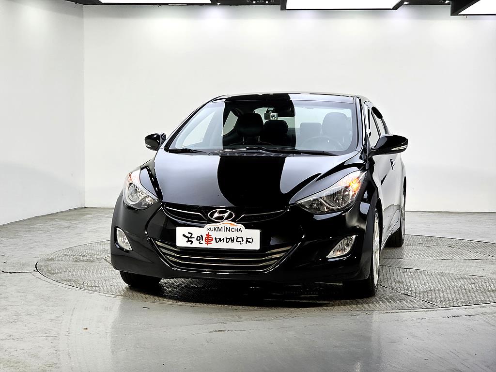 HYUNDAI Avante - Vista 2