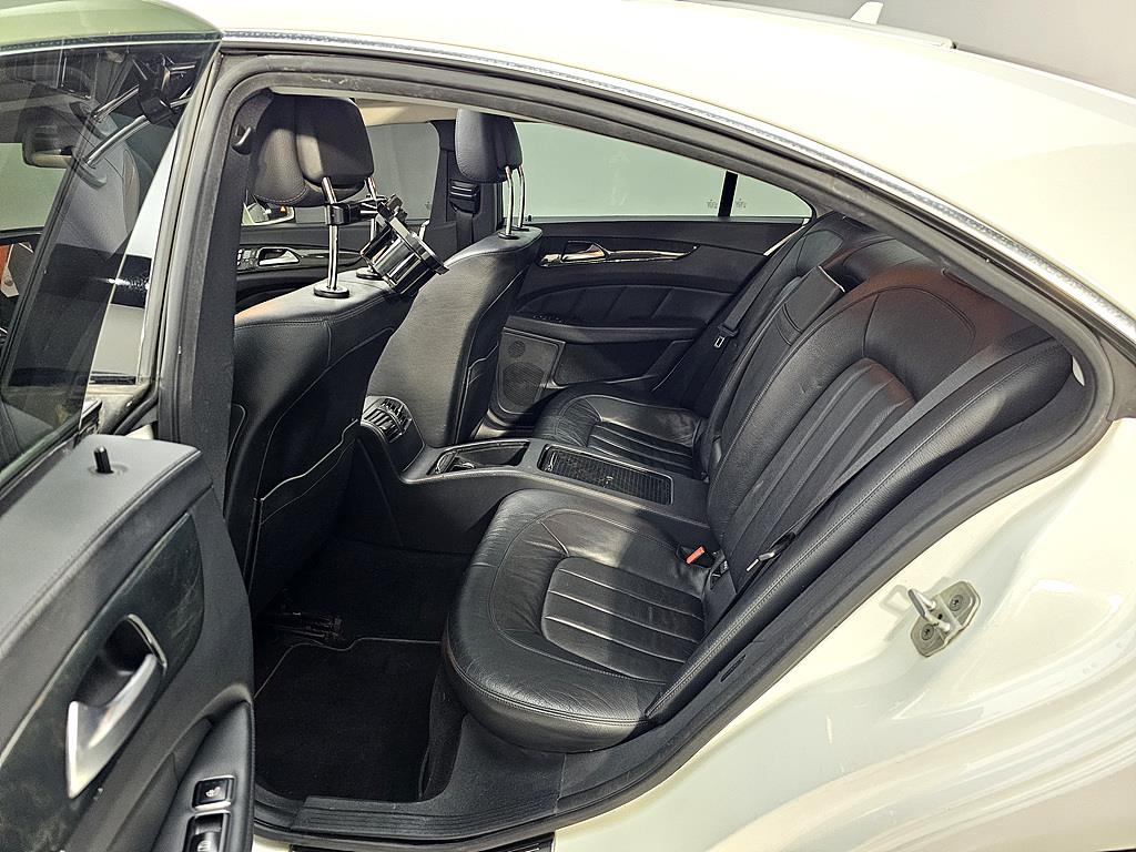 Mercedes Benz CLS Class - Vista 9