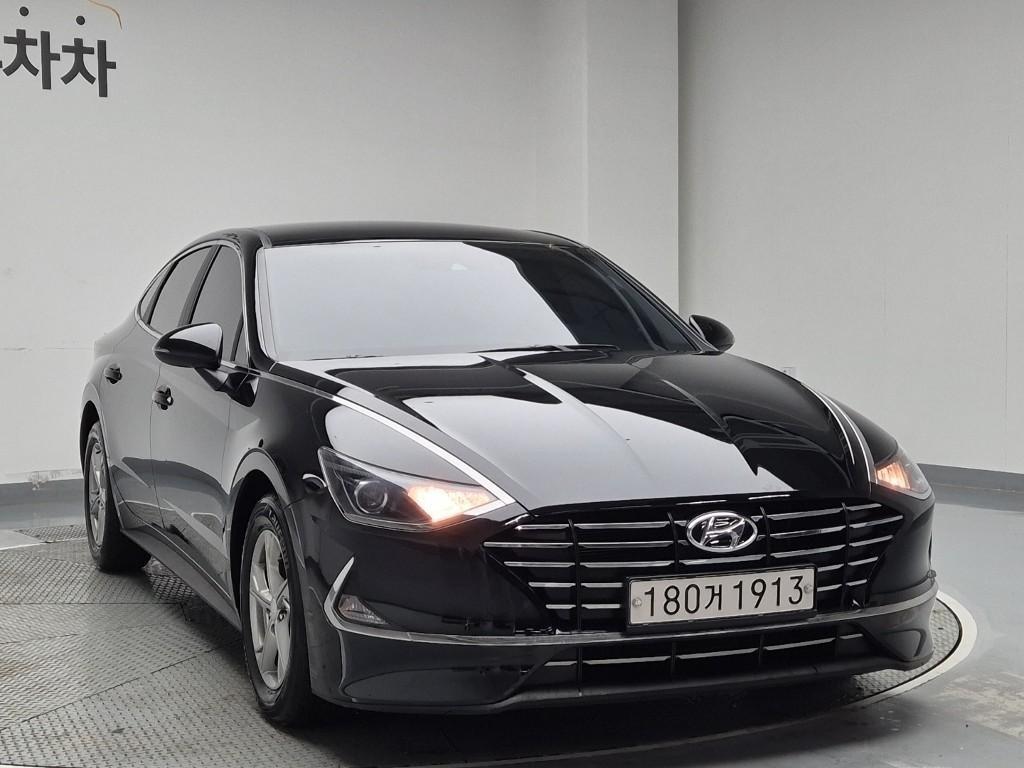 HYUNDAI Sonata - Vista 4