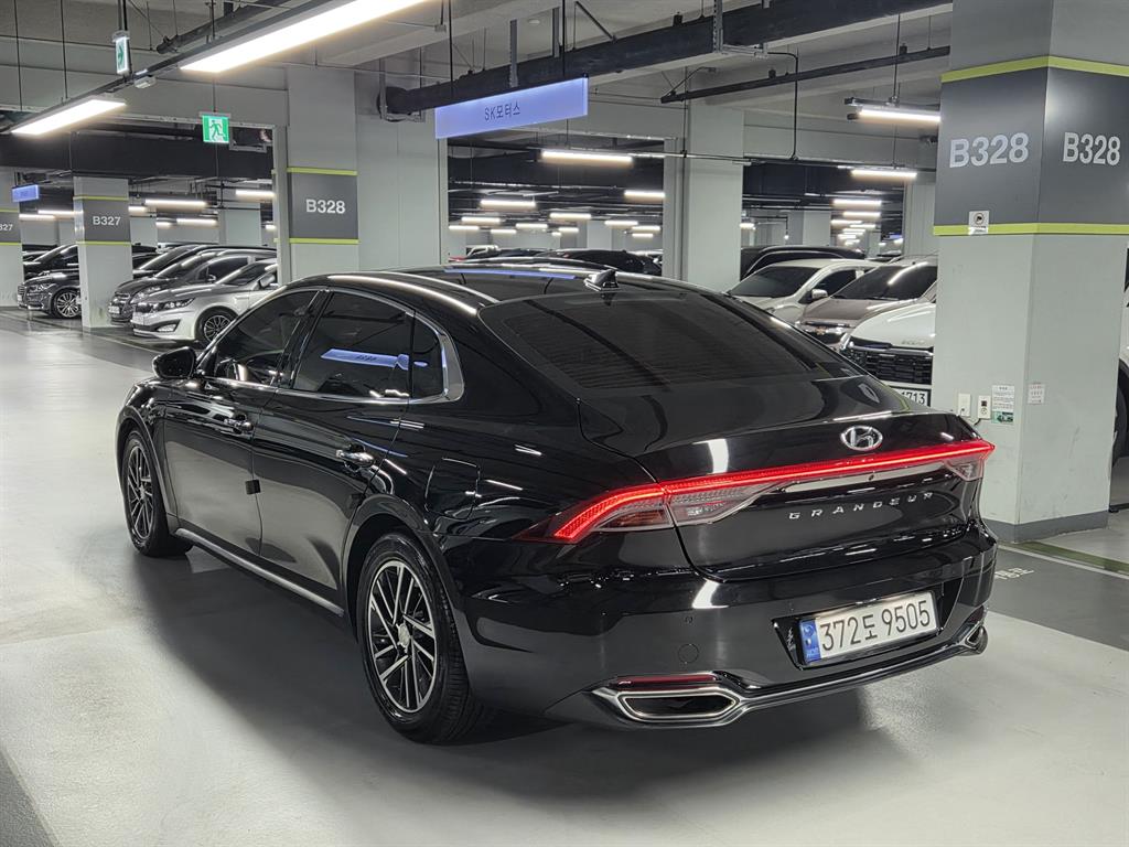 HYUNDAI Grandeur - Vista 4