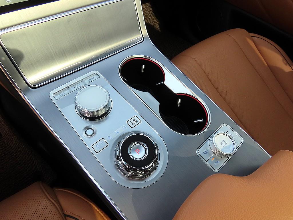 Genesis GV80 - Vista 10