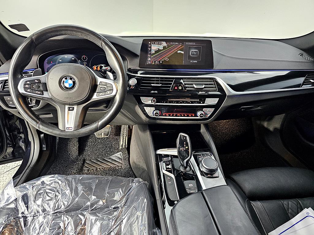 BMW 5 Series - Vista 5